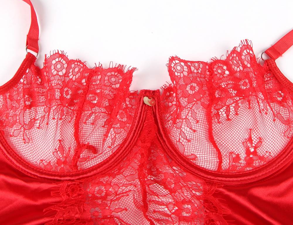 Red Elegant Eyelash Lace Plus Size Garter Lingerie With Underwire